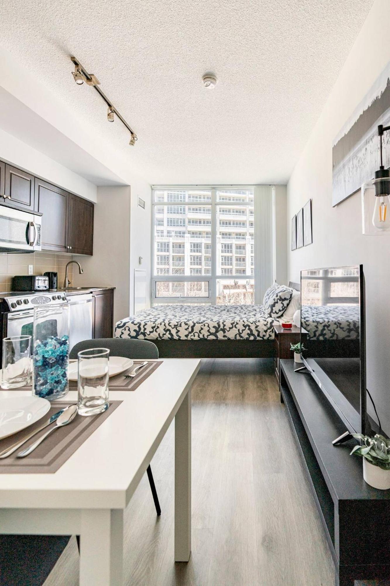 Luxury Suites Steps To Cn Tower 多伦多 外观 照片